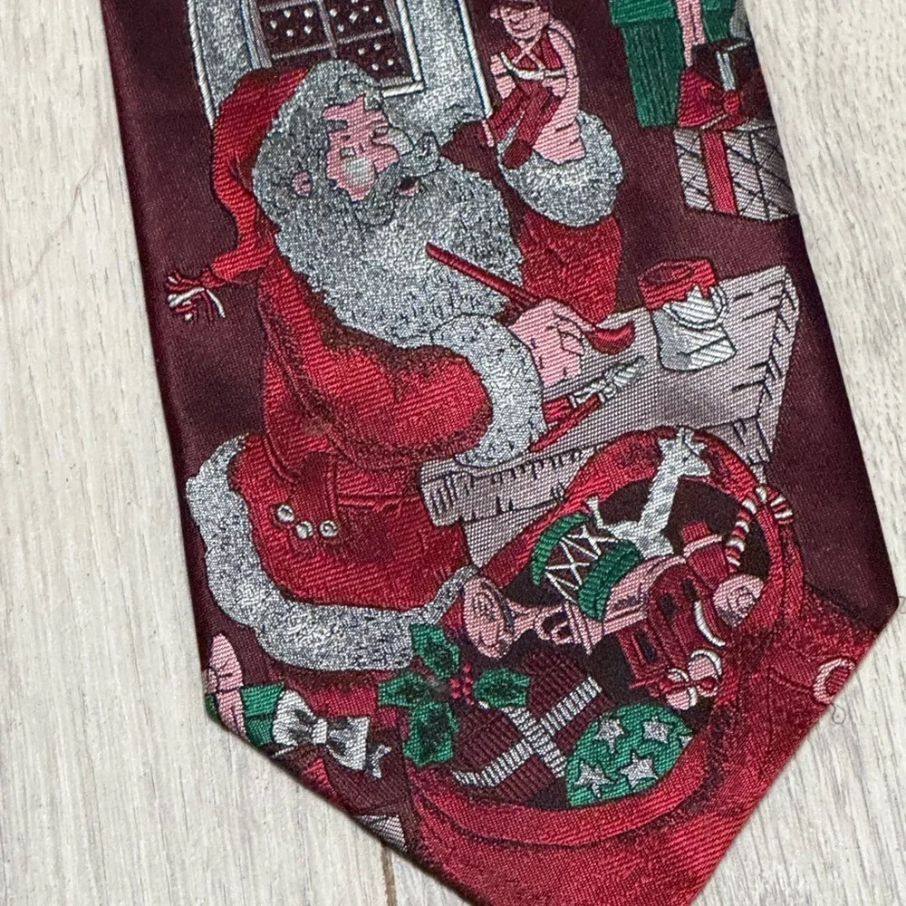 Hallmark‎ Santa Christmas Tie